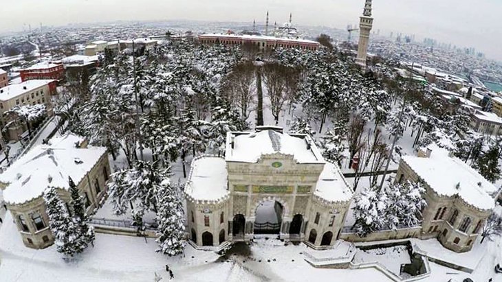 Son Dakika: Yoğun kar yağışı nedeniyle İstanbul’daki üniversitelere 2 gün ara verildi