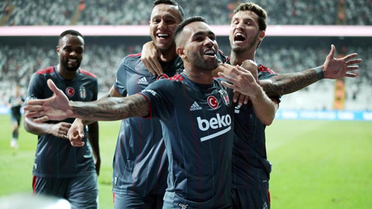 Süper Lig’de Galatasaray, Beşiktaş’ın yıldızıyla masaya oturuyor