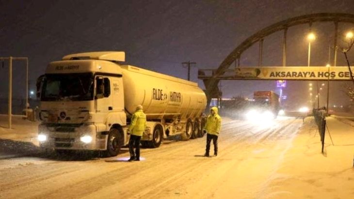 Aksaray-Adana ve Nevşehir karayolları tır ulaşımına kapatıldı