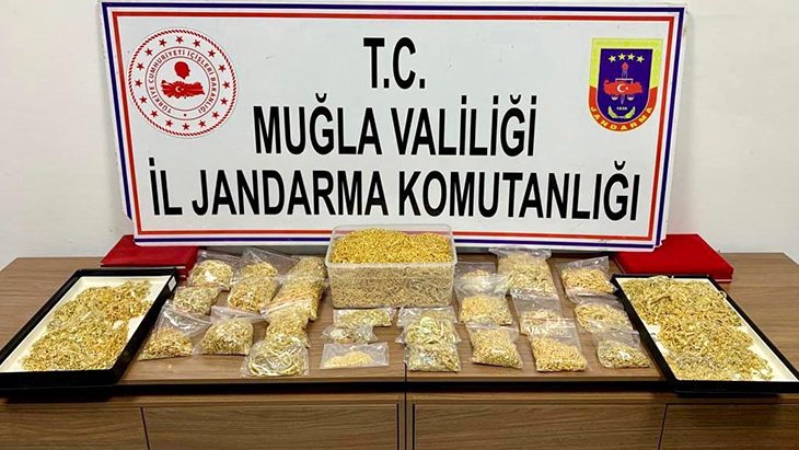 Kuyumcu kuryesinden çaldıkları 16 kilo altını çuvalla toprağa gömdüler