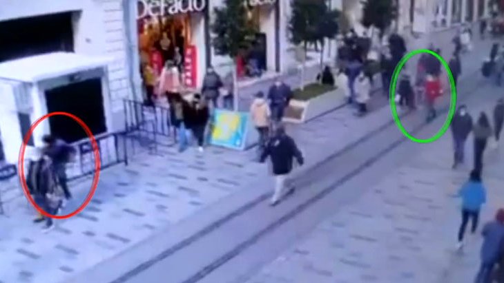 İstiklal Caddesi’nde heyecanlı dakikalar Hırsızı üzerine atlayarak yakaladı