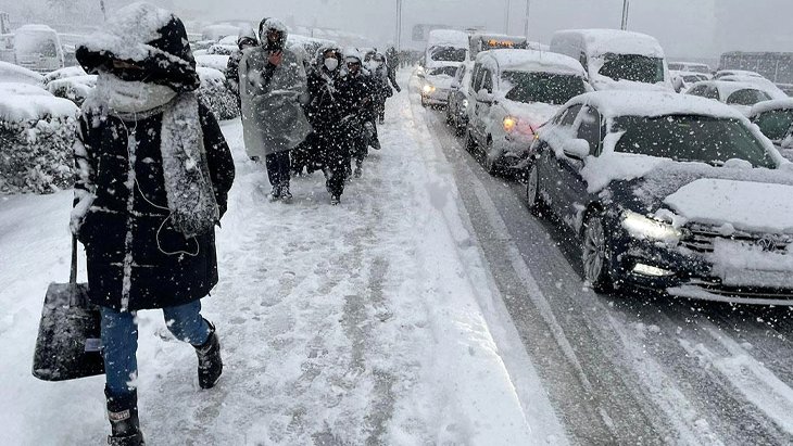 Meteorolojinin 14 Şubat uyarısı İstanbul’u esir alan kar yağışı geri dönüyor