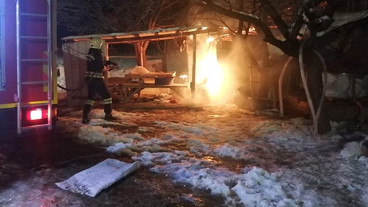 Ahırını kontrole revan şoför felaketi yaşadı Buzağıları yanarak ölmüş