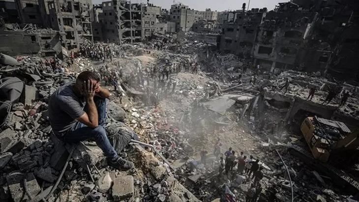 İsrail ordusunun Gazze’de sivil yerleşim yerlerine düzenlediği saldırıda, en az 17 Filistinli öldü