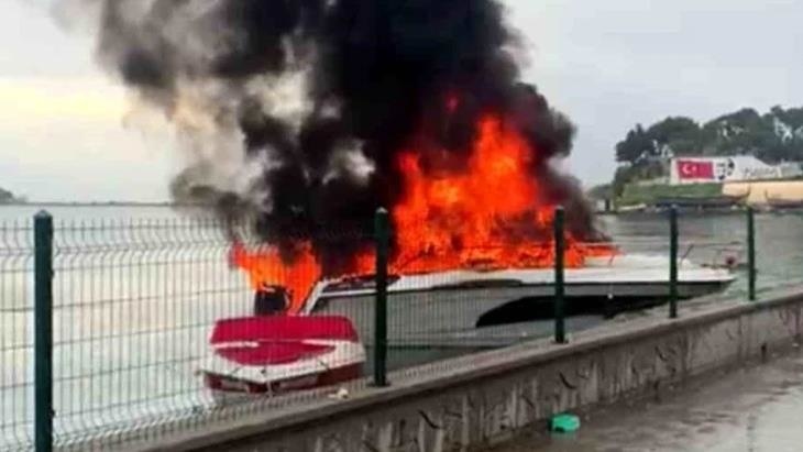 İzmir’de milyonluk tekne alev alev yandı