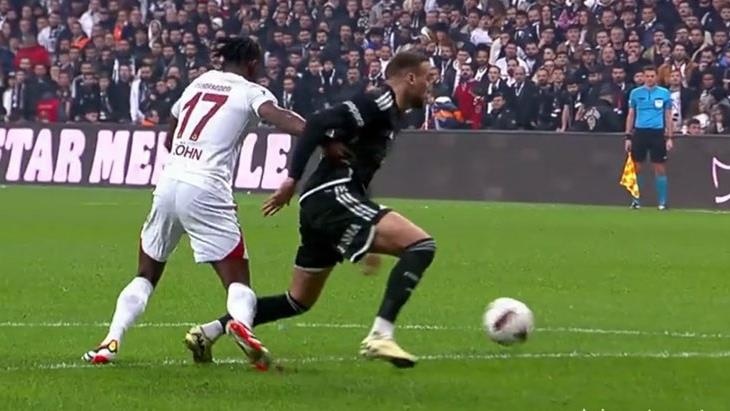 Beşiktaş-Galatasaray derbisinde tartışmalı pozisyon
