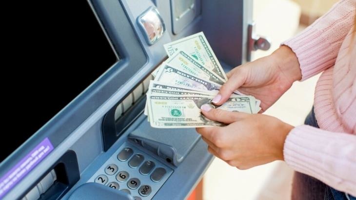 Etiyopya Ticaret Bankası, sistem arızası sonrasında müşterilerinin çektiği 40 milyon dolardan fazla parayı geri almaya çalışıyor