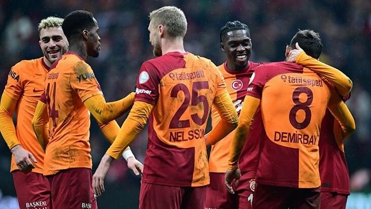 Aslan ikinci yarıda açıldı Galatasaray, Alanyaspor’u deplasmanda 4-0 yendi