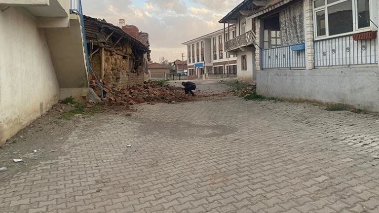 5,6 büyüklüğünde depremin meydana geldiği Tokat’ta eğitime 1 gün ara verildi