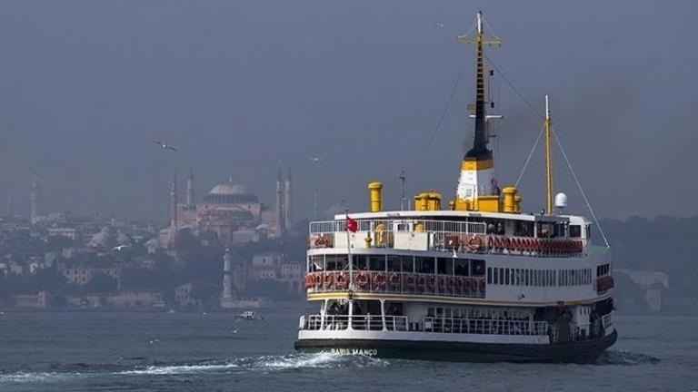 İstanbul’da olumsuz hava şartları nedeniyle bazı vapur seferleri iptal edildi