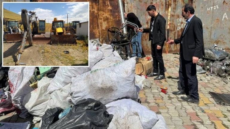 Yeni başkan talimat verdi Zabıtalar Patnos’taki hurdacıları tek tek dolaşıp belediye araçlarının parçalarını arıyor