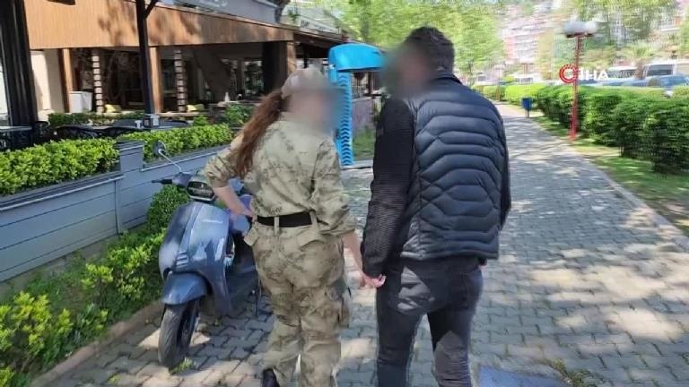 Jandarma üniforması ile GBT kontrolü yaparken polise yakalandı