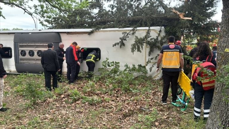 Kırklareli’nde yolcu otobüsü devrildi: 11 yaralı