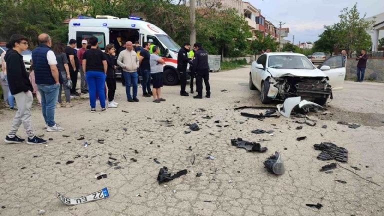 Keşan’da 14 yaşındaki çocuğun kullandığı otomobilin karıştığı trafik kazasında 3 kişi yaralandı