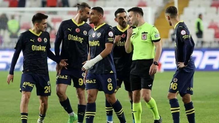 Tartışmalı penaltıda neler konuşuldu İşte Sivasspor-Fenerbahçe maçının VAR kayıtları