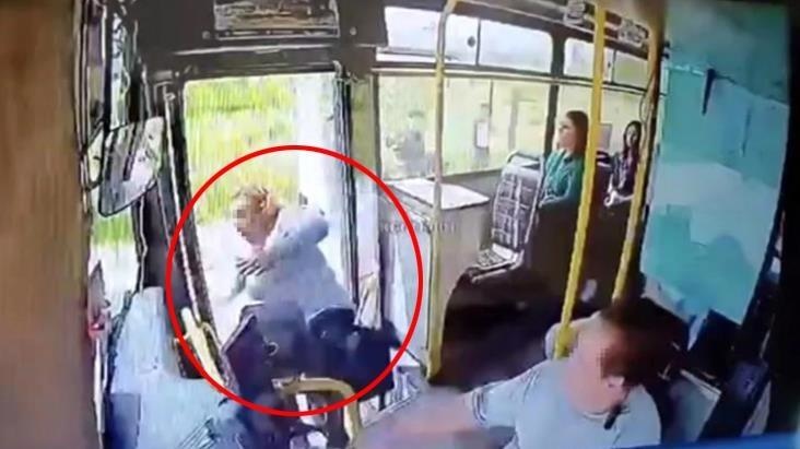 Adana da bir kadın, kapısı açık seyreden otobüsten düştü