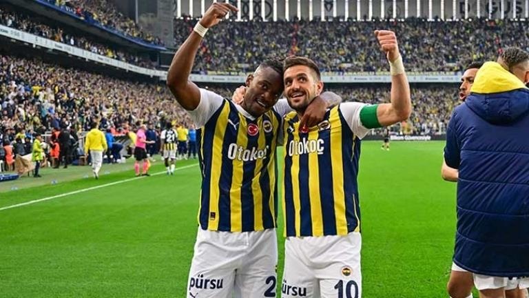 Fenerbahçe, sahasında Beşiktaş’ı 2-1 mağlup etti