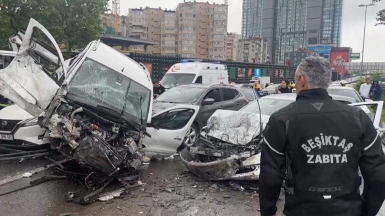 Beşiktaş’ta zincirleme kaza Yaralılar var