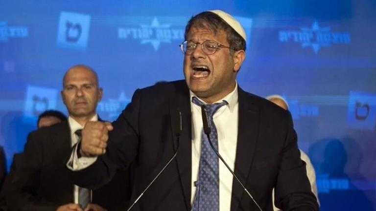 Kırmızı ışıkta kaza yapan aşırı sağcı İsrailli bakanın kaburgaları kırıldı
