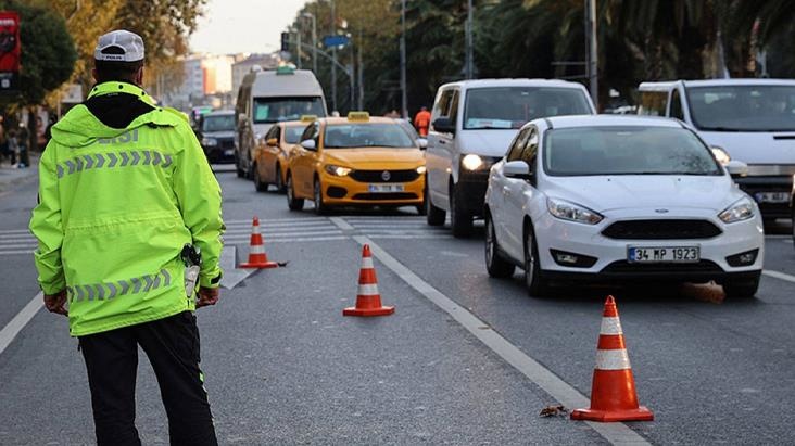 İstanbul Valiliği, 1 Mayıs için toplu taşımaya kısıtlama getirdi Kapatılacak yollardaki uygulama saat 04.00’te başlayacak