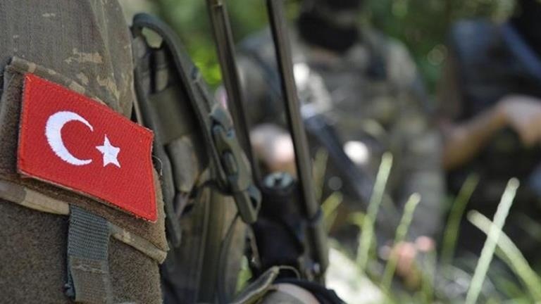 Pençe-Kilit bölgesinde yıldırım düşmesi nedeniyle bir asker şehit oldu