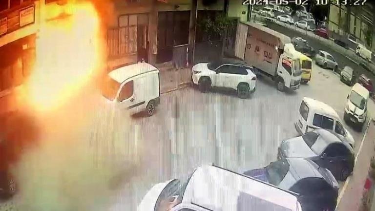 Başakşehir’de Sanayi Sitesi’nde yaşanan patlama kameraya yansıdı