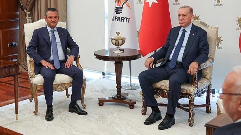 Erdoğan ve Özel, AK Parti Genel Merkezi’nde bir araya geldi