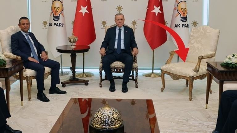 Görüşmede dikkat çeken detay Cumhurbaşkanı Erdoğan, boş koltukla mesaj mı verdi