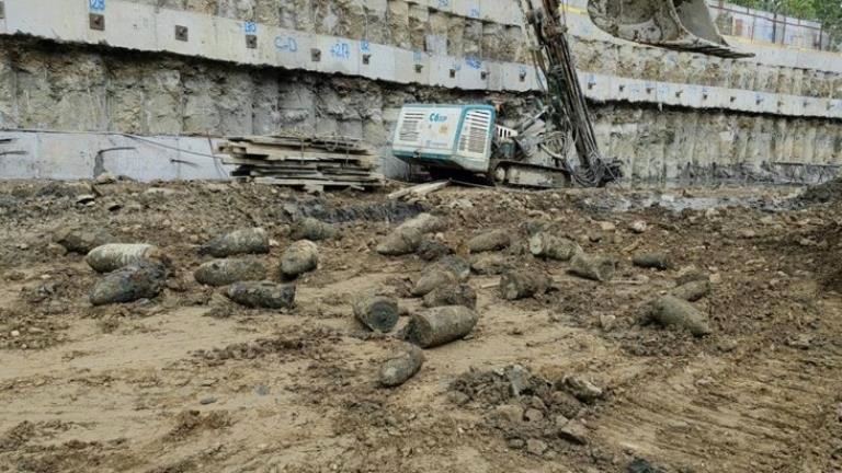 Beyoğlu’ndaki okul inşaatında 30 adet havan topu bulundu