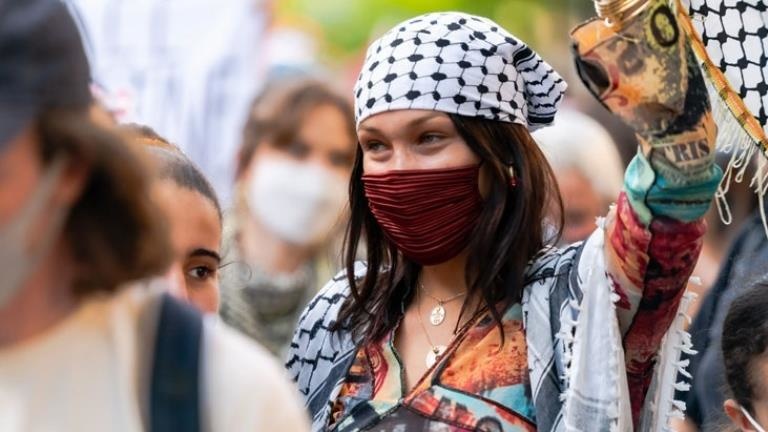 Ünlü Model Bella Hadid, İsrail’in Zulmüne Tepki Gösterdiği İçin Kariyerini Noktaladı