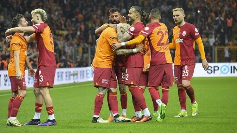 Galatasaray, EMS Yapı Sivasspor’u 6-1 mağlup ederek rekor puanına ulaştı