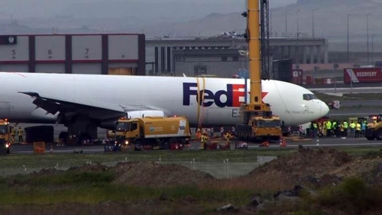 FEDEX Kargo Uçağı İstanbul Havalimanı’nda Kazadan Yara Almadan Kurtuldu
