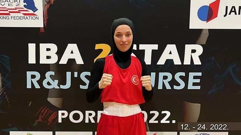 Milli boksör Rabia Topuz’u antrenmanda yılan ısırdı
