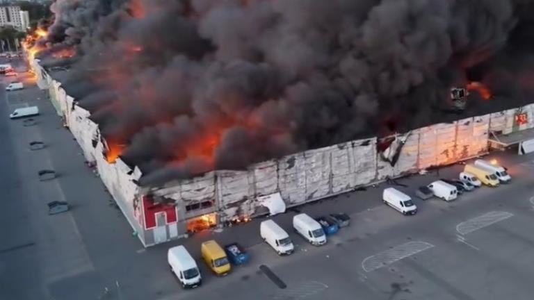 Varşova’da avm yangınında bin 348 dükkan küle döndü