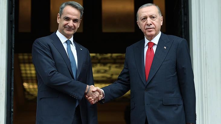 Cumhurbaşkanı Erdoğan ve Yunanistan Başbakanı Miçotakis açıklamalarda bulunuyor.
