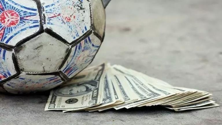 Patrick Kluivert’ın parasını ödemeyen Adana Demirspor’a 3 dönem transfer yasağı