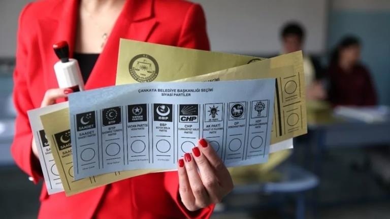 Son anketten çarpıcı sonuçlar çıktı Bugün seçim olsa AK Parti ikinci oluyor
