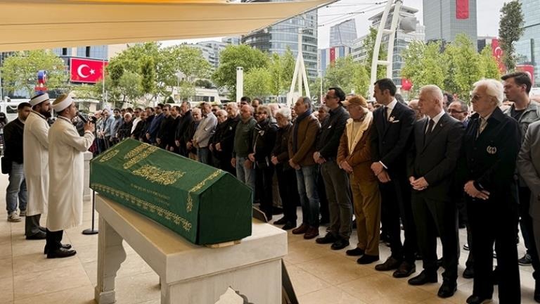 Sunucu Erkan Yolaç’ın Cenazesi Defnedildi