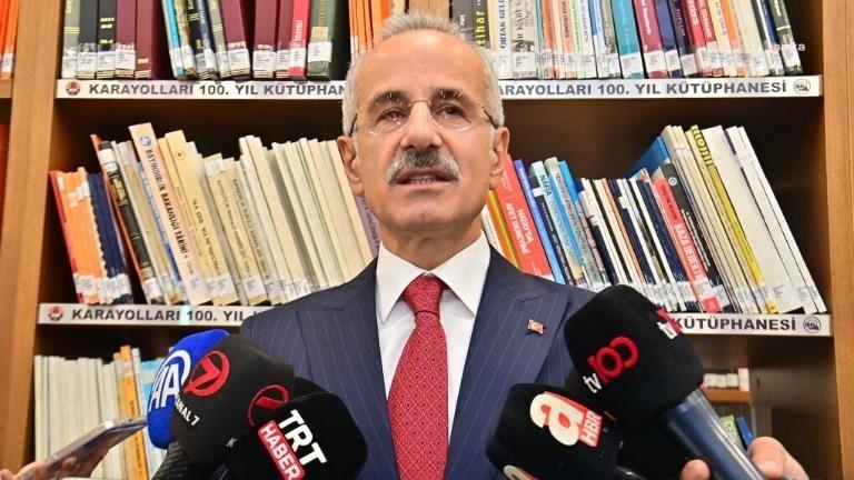 Ulaştırma Bakanı Uraloğlu: Reisi’nin düşen helikopterinin sinyal sistemi kapalıydı