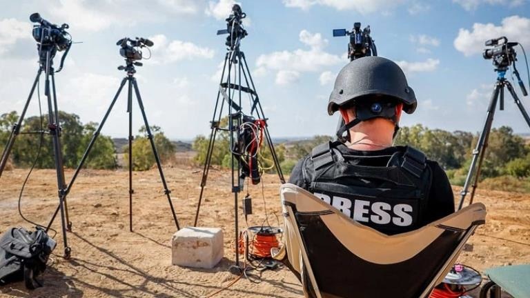 İsrail, Al Jazeera’ya hizmet sağlayan AP’nin canlı yayın ekipmanlarına el koydu