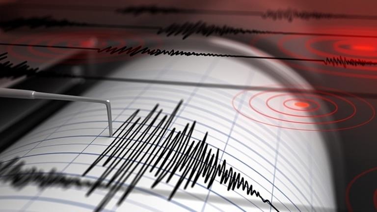 Çorum Mecitözü'nde saat 17.57'de 4,4 büyüklüğünde deprem meydana geldi.