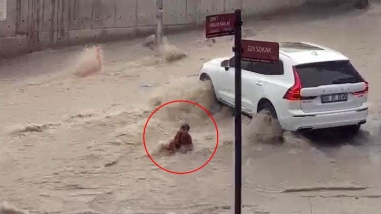 Ankara’da sağanak sonucu su baskını: 2 çocuk sel sularına kapıldı