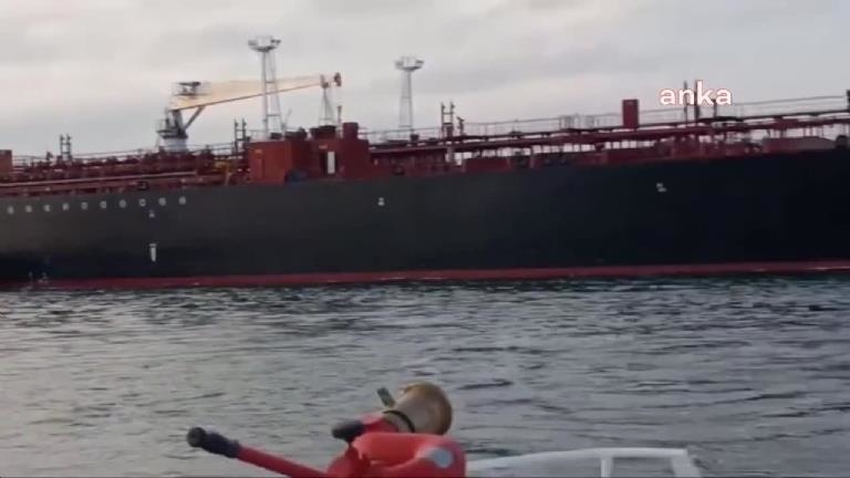İstanbul Boğazı’nda “Osaka“ alarmı 40 bin ton petrol taşıyan tanker dümen arızası nedeniyle sürüklendi