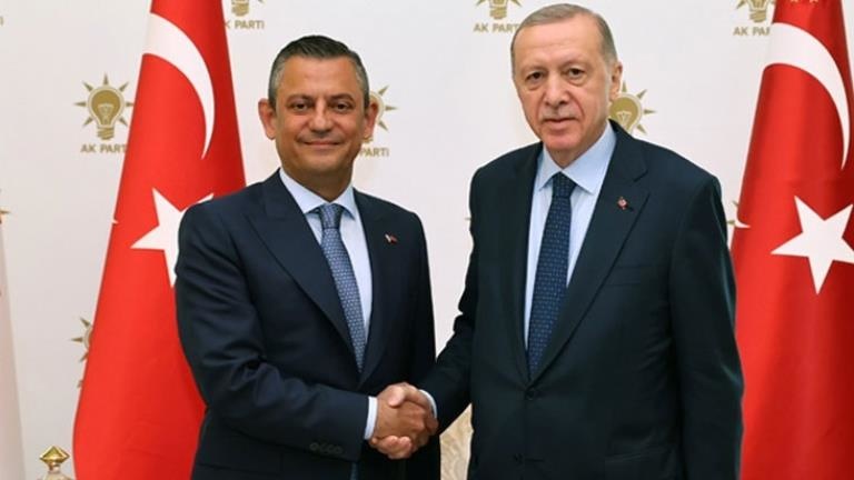 AK Parti Grup Başkanı Abdullah Güler, Cumhurbaşkanı Erdoğan’ın CHP’ye yapması beklenen ziyaretle ilgili açıklama yaptı
