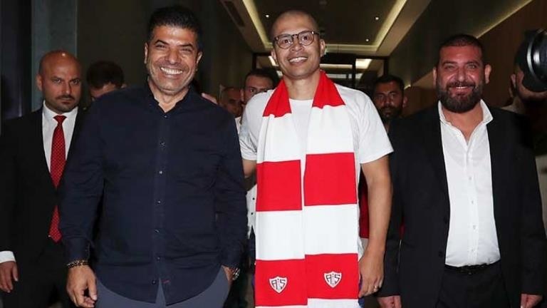 Antalyaspor’un yeni teknik direktörü Alex de Souza, imza için Türkiye’ye geldi