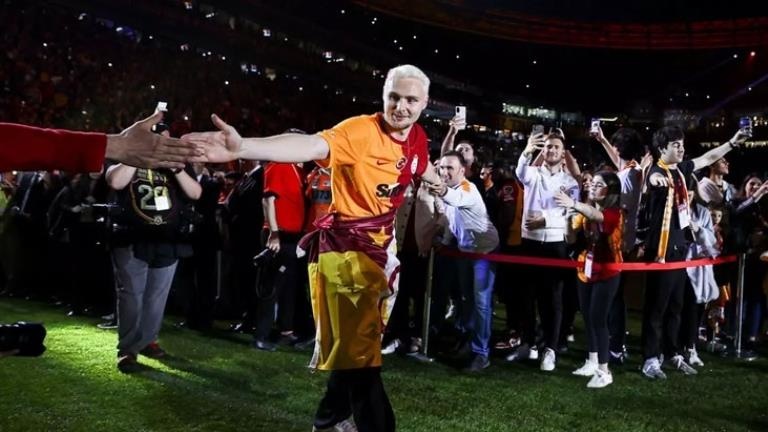 Galatasaray Şampiyonluk Kutlamalarında Victor Nelsson’a Saldırı İddiası