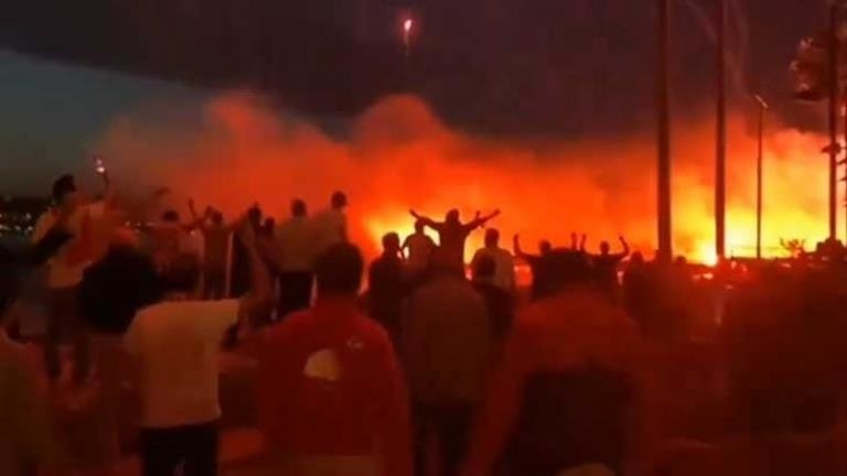 Lig bitti, kavga bitmedi Galatasaray tesislerini basan Fenerbahçeliler yangın çıkardı