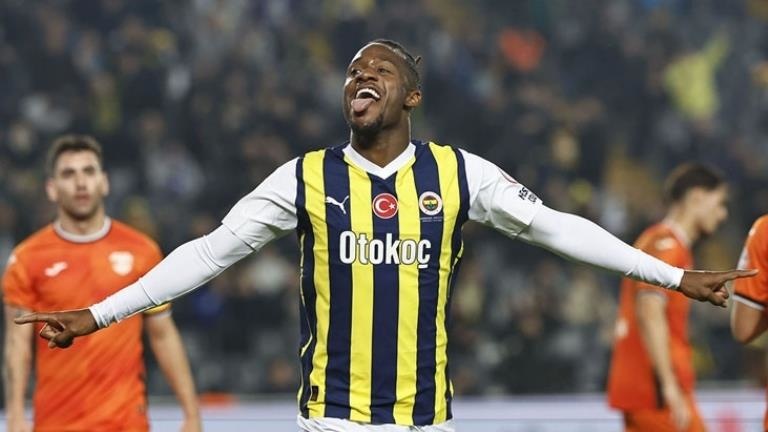 Fenerbahçe, Michy Batshuayi’nin sözleşmesini uzattı