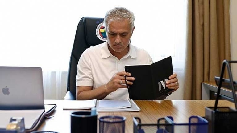 Fenerbahçe’de başarılı olabilecek mi Yapay zekanın Mourinho için söylediklerine bakın