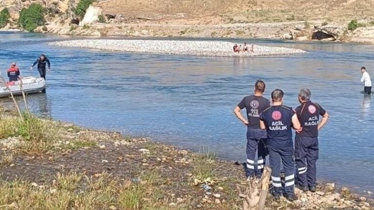 Diyarbakır’da pikniğe giden çocuklar baraj kapaklarının açılmasıyla mahsur kaldı